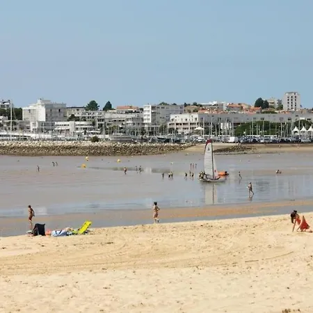 Appt Spacieux 100m Et Commerces/ A Pied